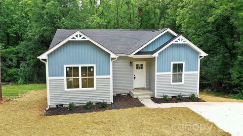 Photo of 105 Falls Street, Kings Mountain, NC 28086 (MLS # 4403142)