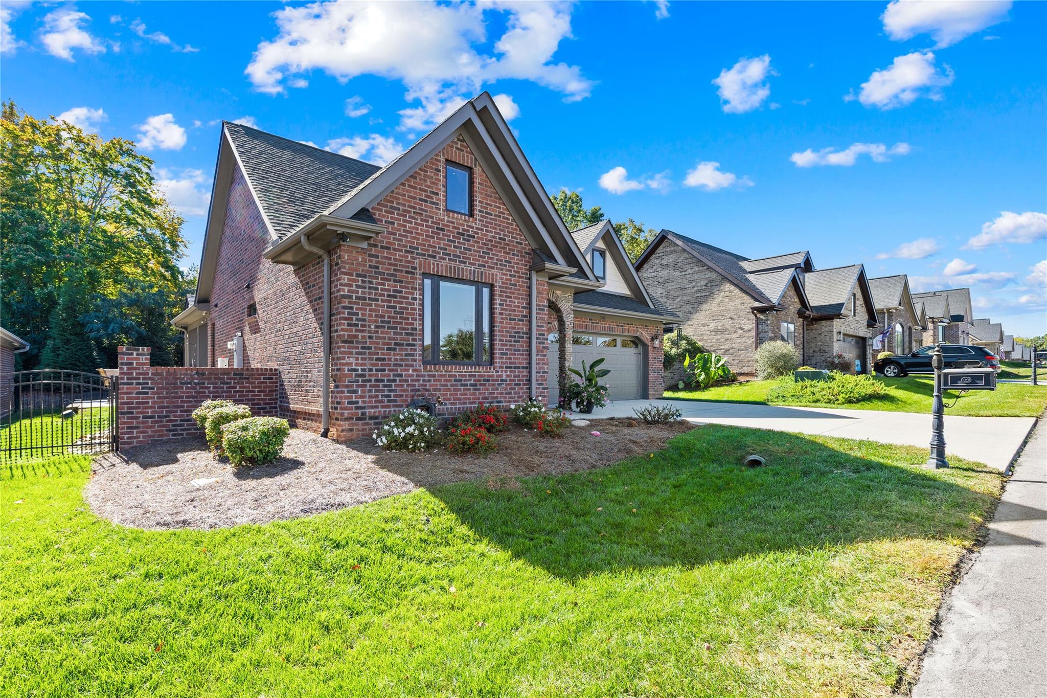 1140 Golden Hill Lane