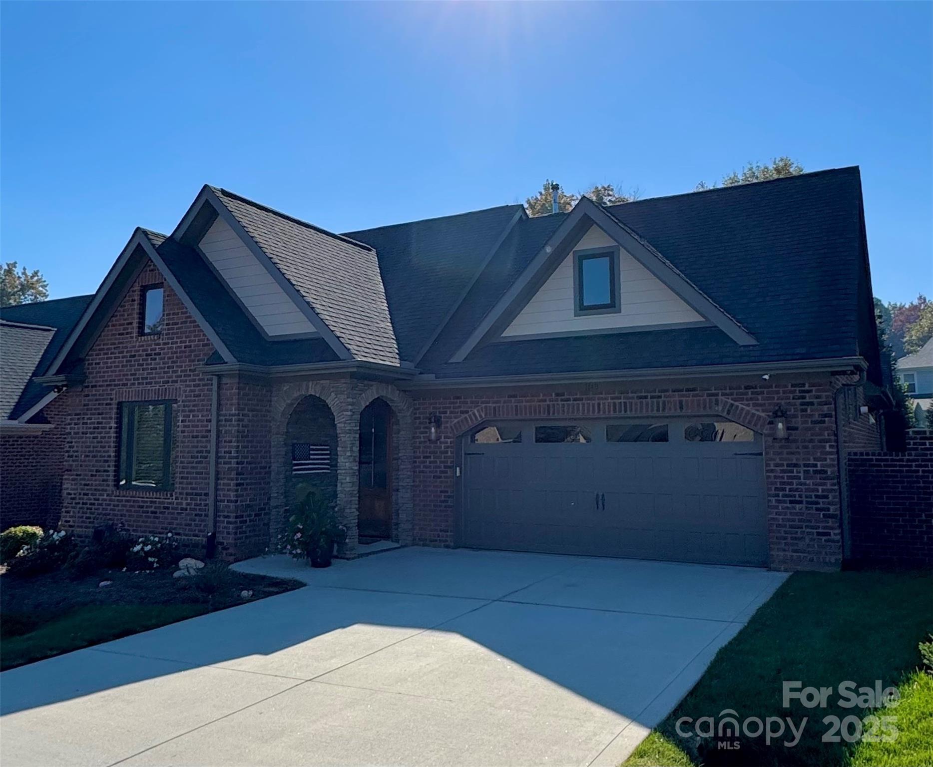 1140 Golden Hill Lane