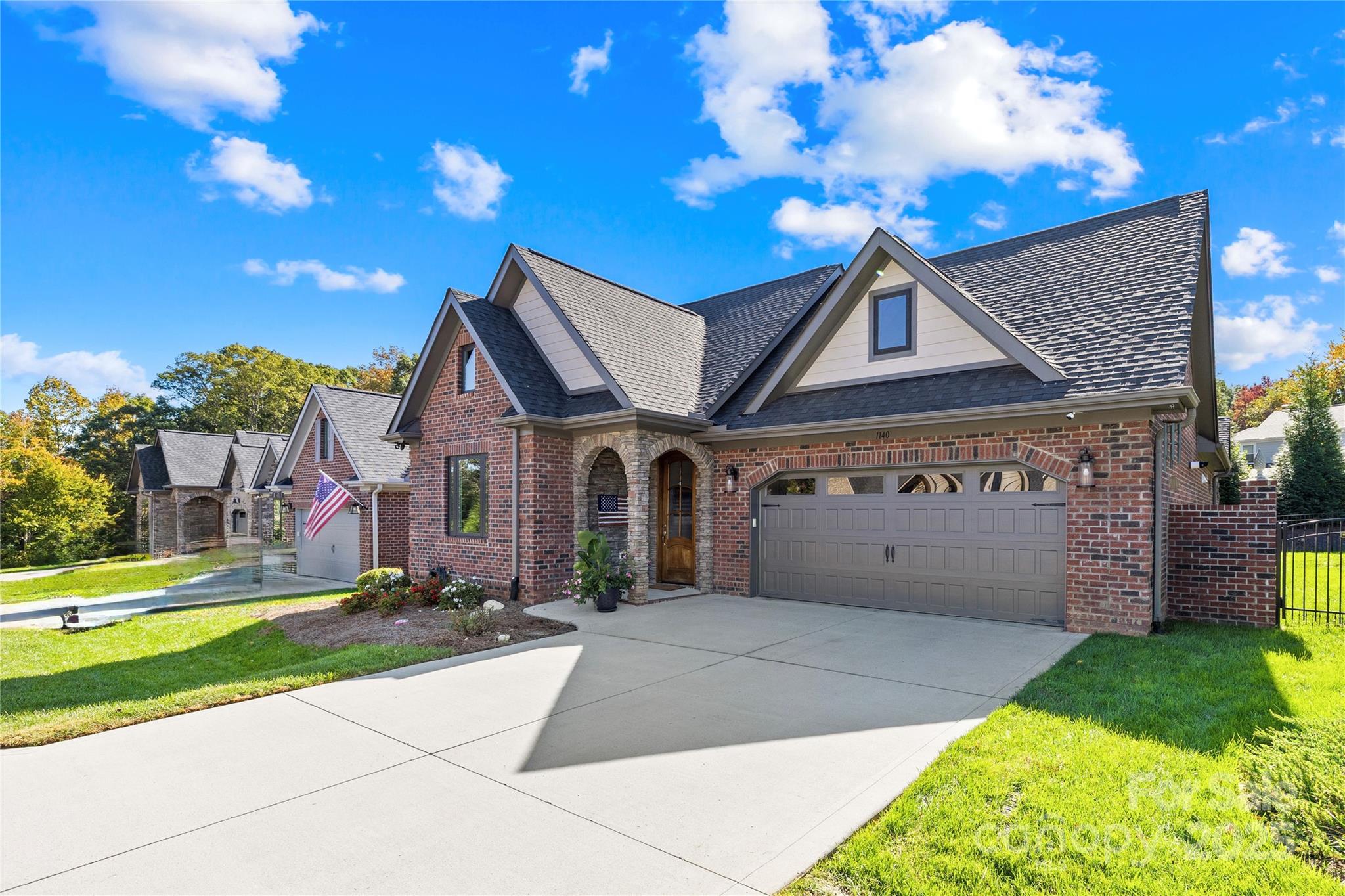 1140 Golden Hill Lane