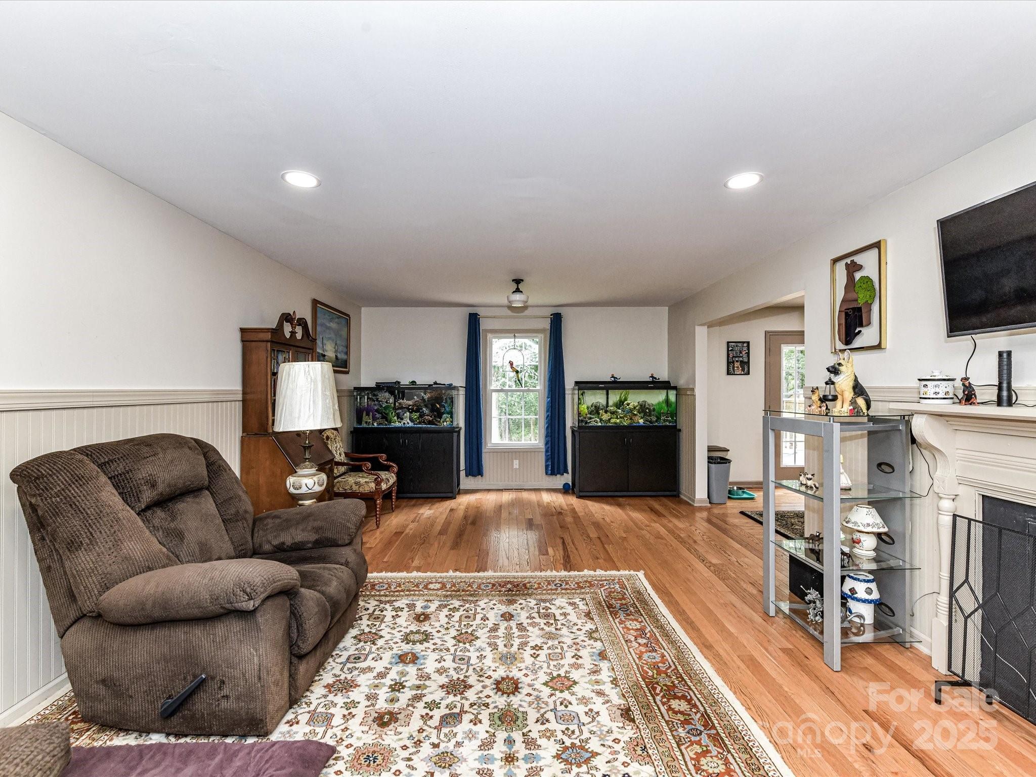 1338 Pell Drive