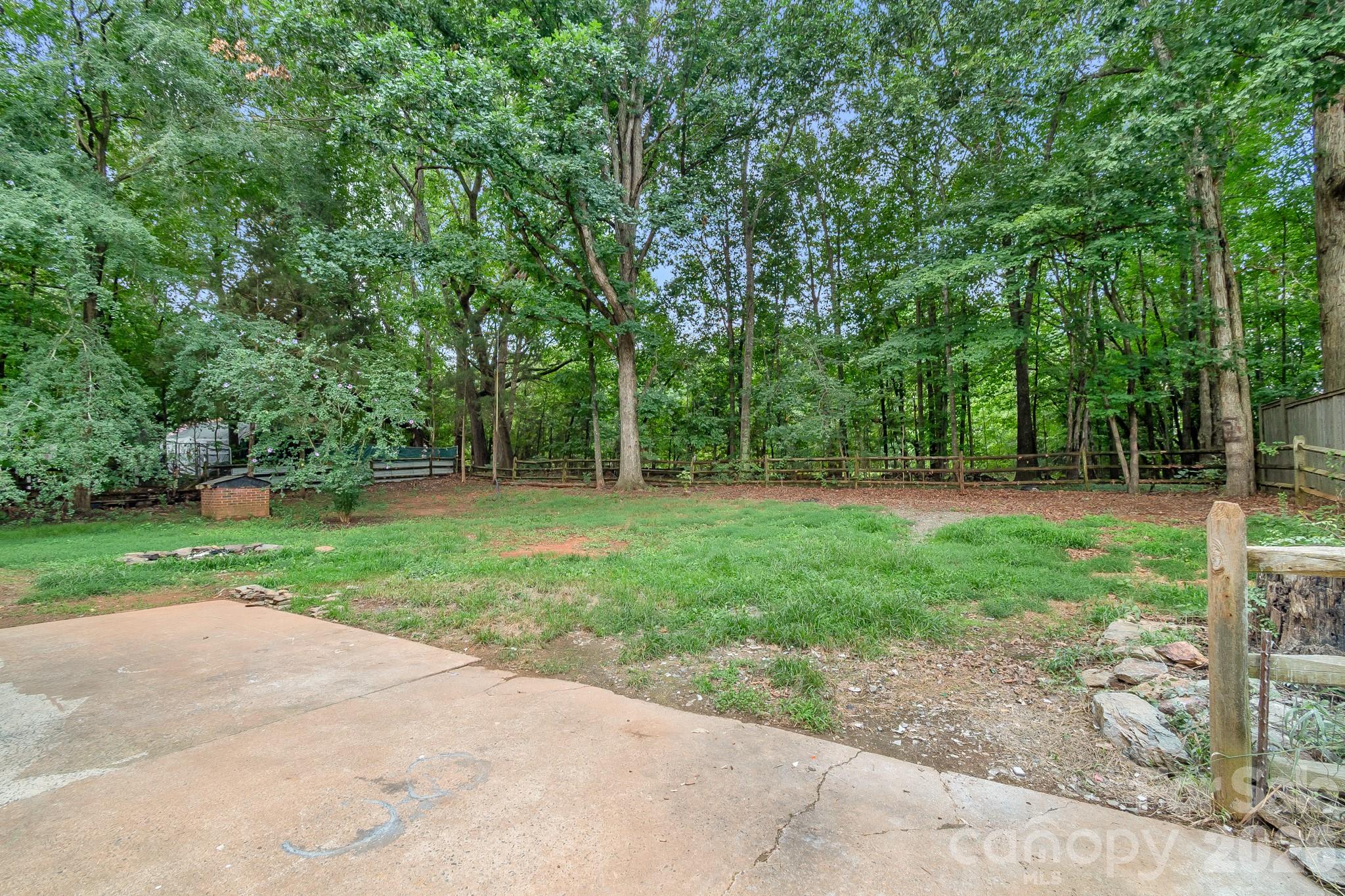 8425 Lochinvar Drive