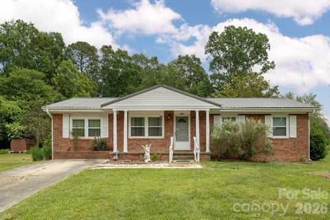 Photo of 107 MAYWOOD Road, Hendersonville, NC 28792 (MLS # 4392635)