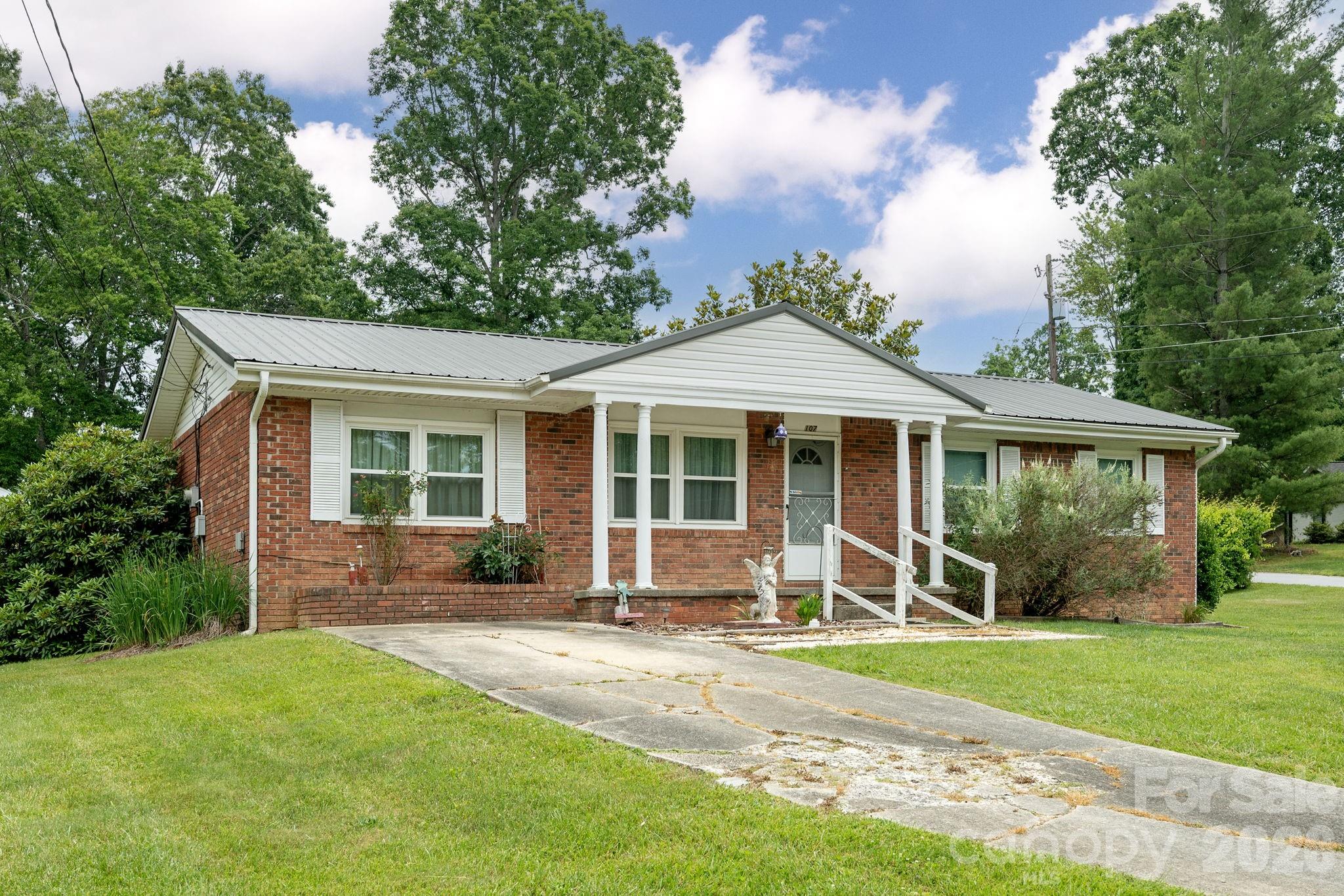 107 MAYWOOD Road