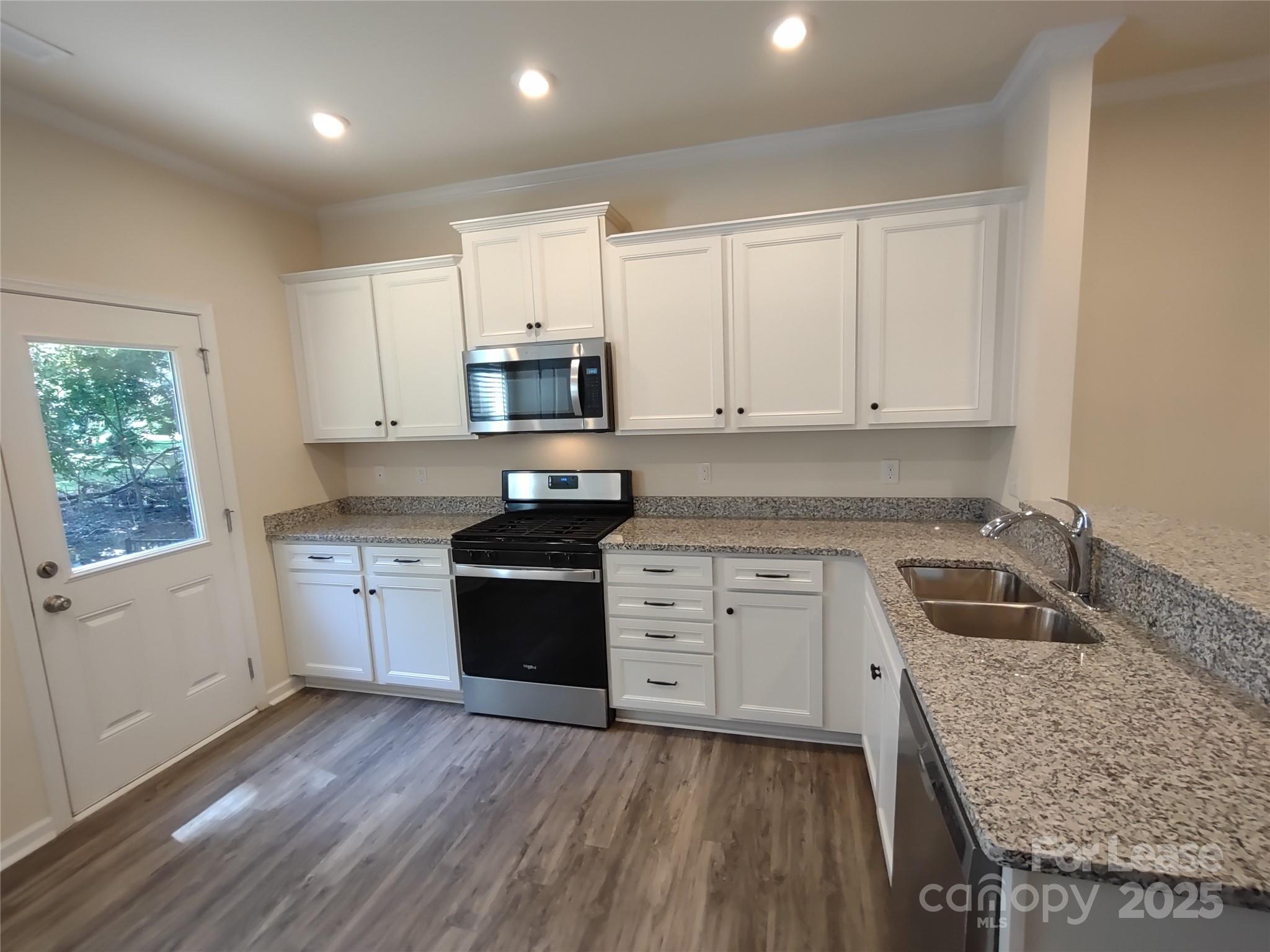 Starmount Cove - Residential Lease