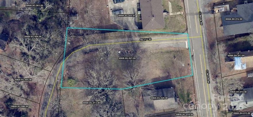 A great opportunity to own property that you can build your custom home or place a modular home.  A manufactured home can be considered on the property at minimum dimensions of 24x40 with a permanent foundation; contact the City of Lancaster for details on manufactured home.  Also, there is a house next door for sale 433 Clinton Avenue being sold separately.