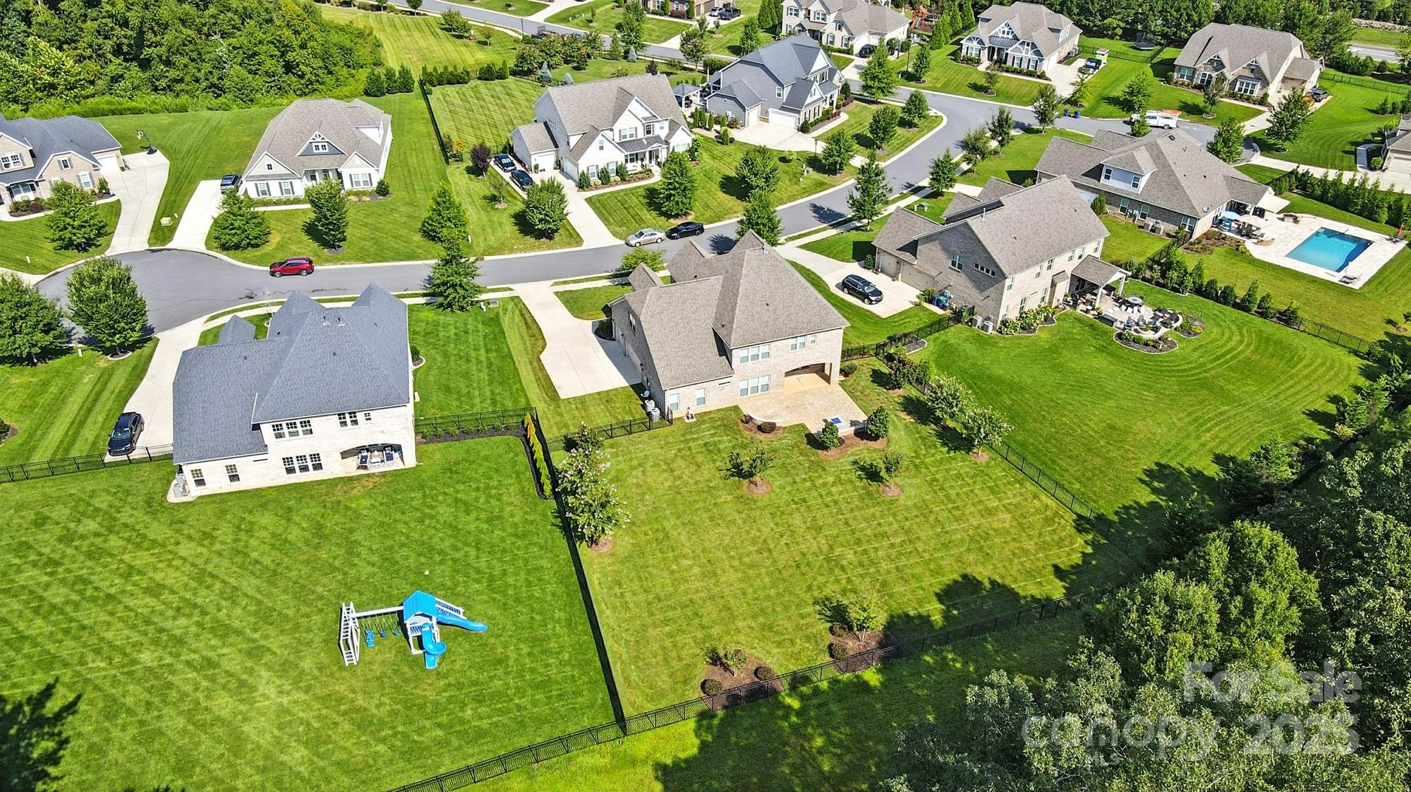 512 Chicory Circle