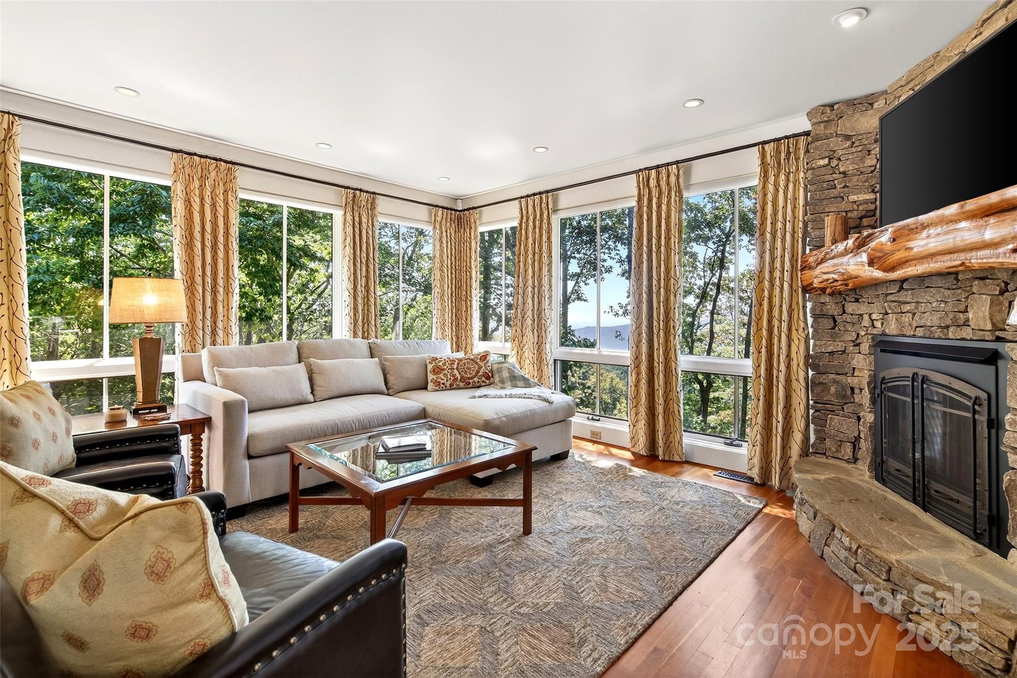 Gateway Mountain - Residential