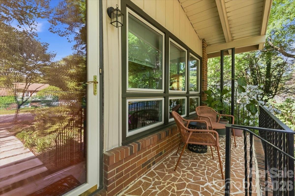 4916 Greenbrook Drive