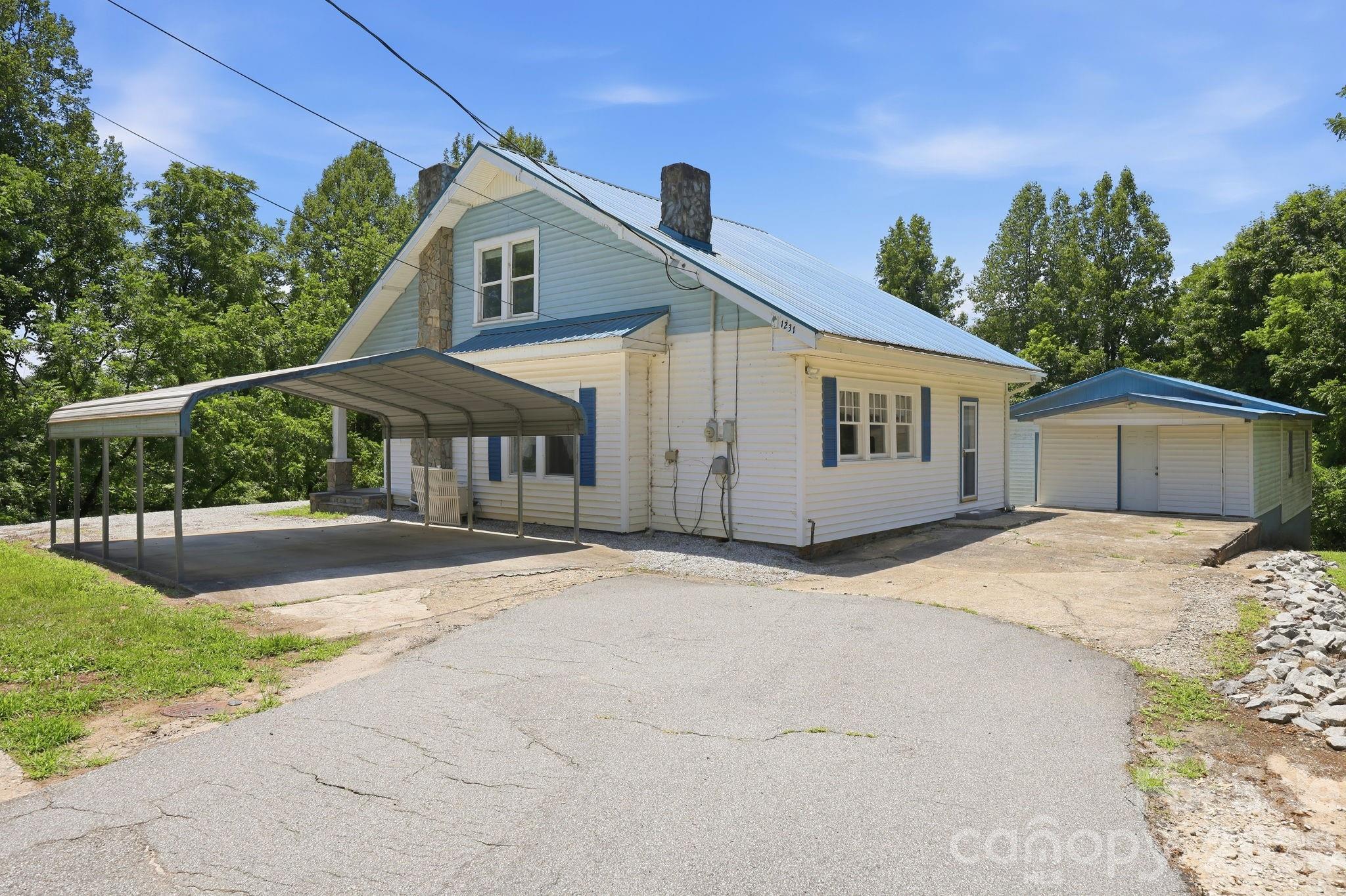 1231 Caldwell Place NW