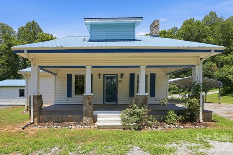 Photo of 1231 Caldwell Place NW, Lenoir, NC 28645 (MLS # 4400395)