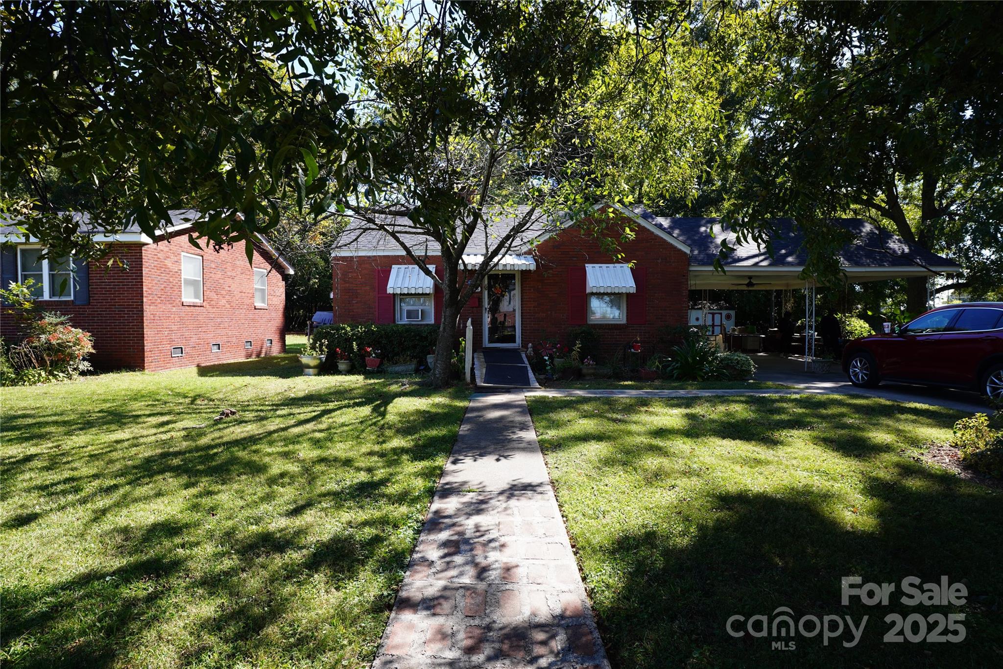 2206 Bancroft Street
