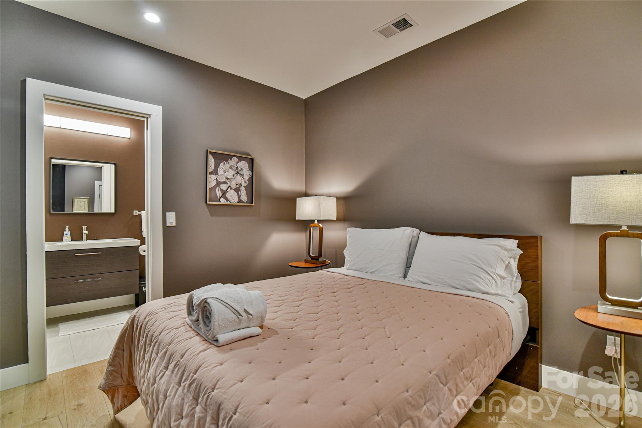 High Cliffs at Round Mountain - Residential