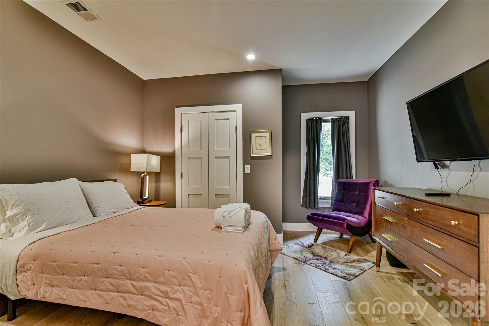 High Cliffs at Round Mountain - Residential