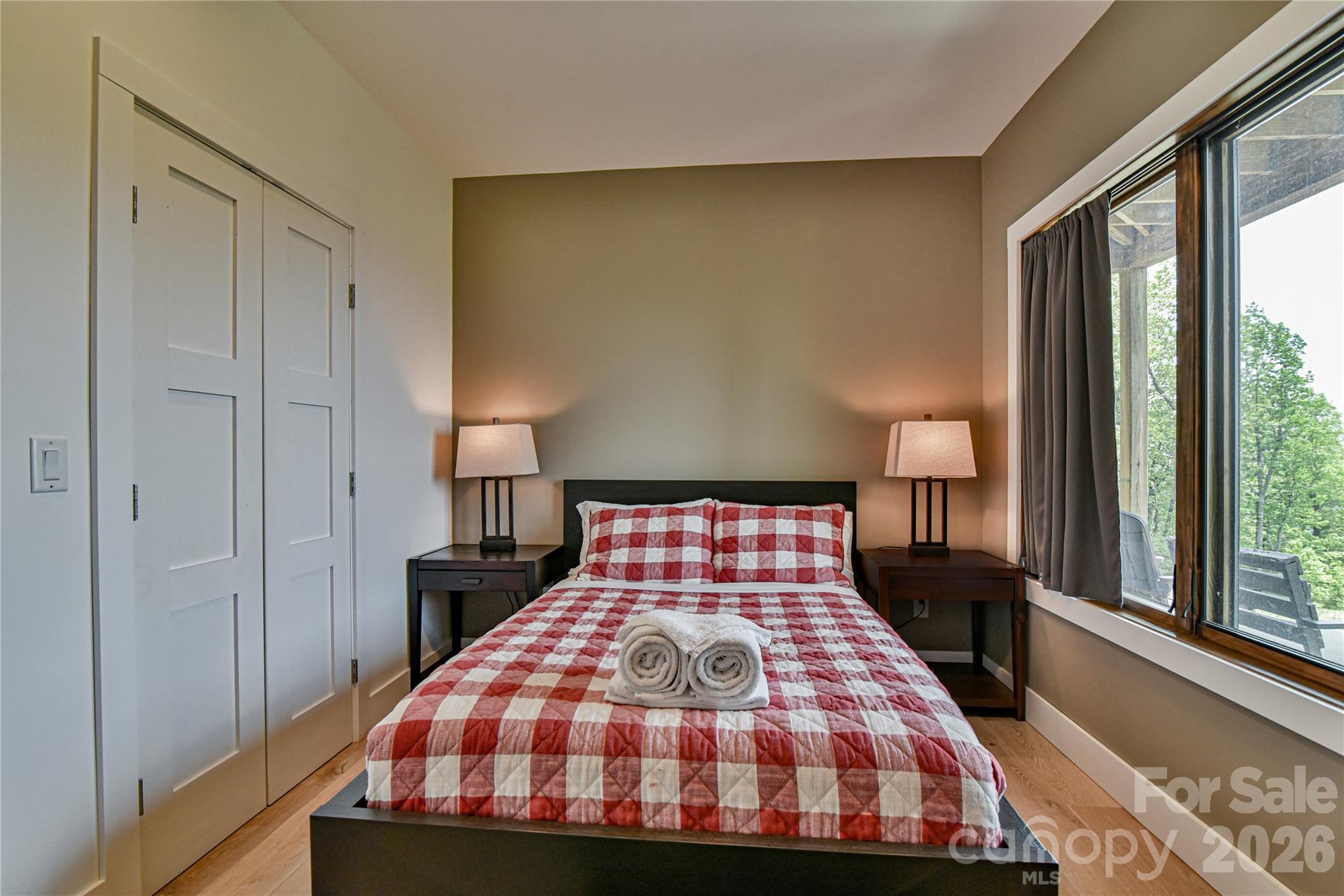 High Cliffs at Round Mountain - Residential