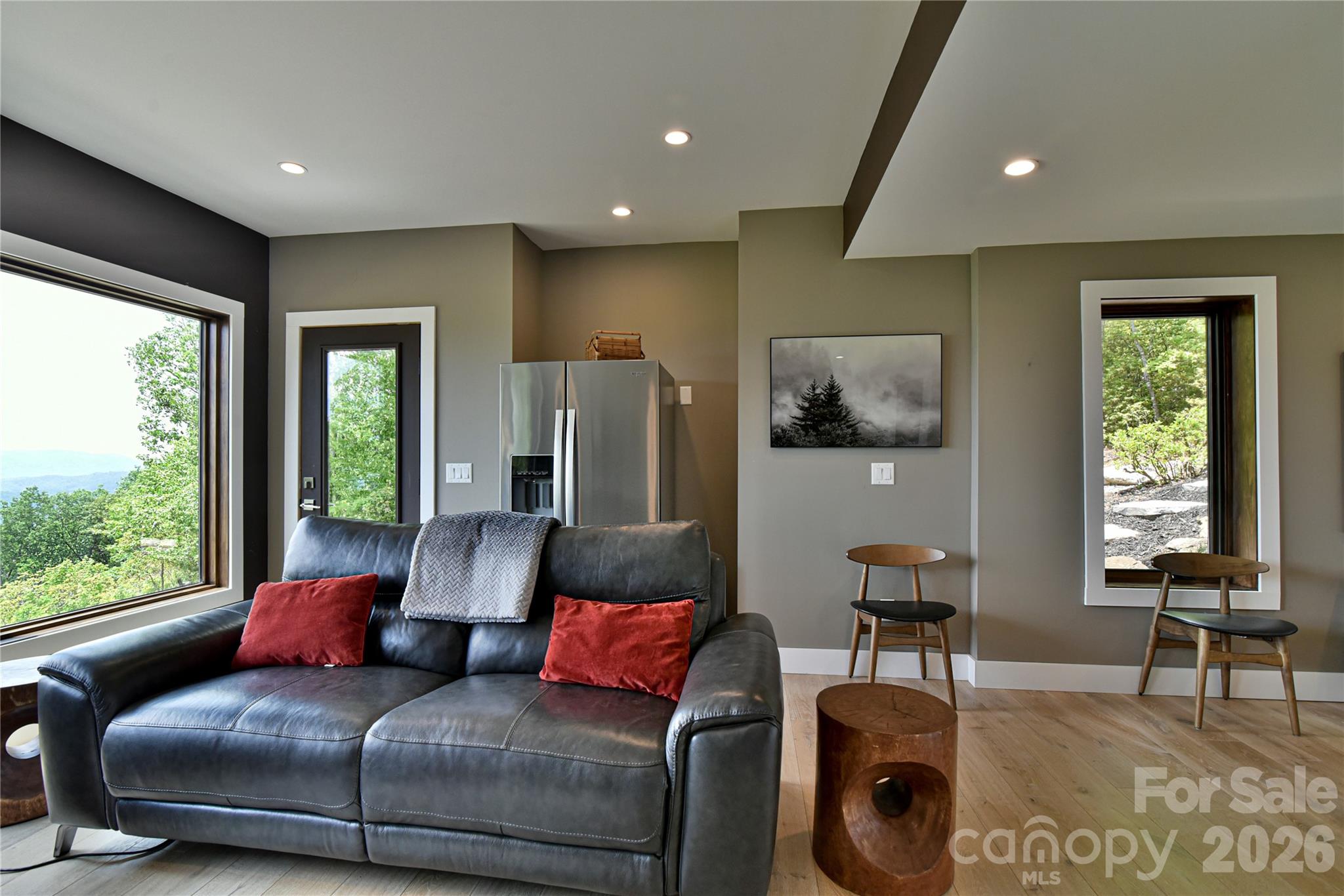 High Cliffs at Round Mountain - Residential