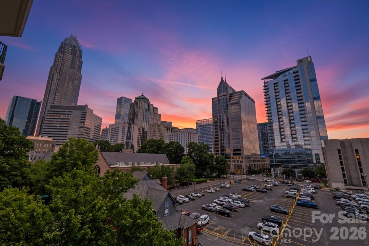 300 W 5th Street