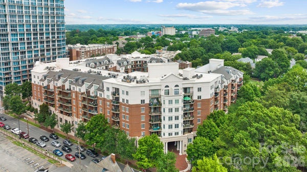 300 W 5TH ST APT 617, CHARLOTTE, NC 28202 - Image d407da1b85bc6a21bd79c10a7a5e6074/680717118