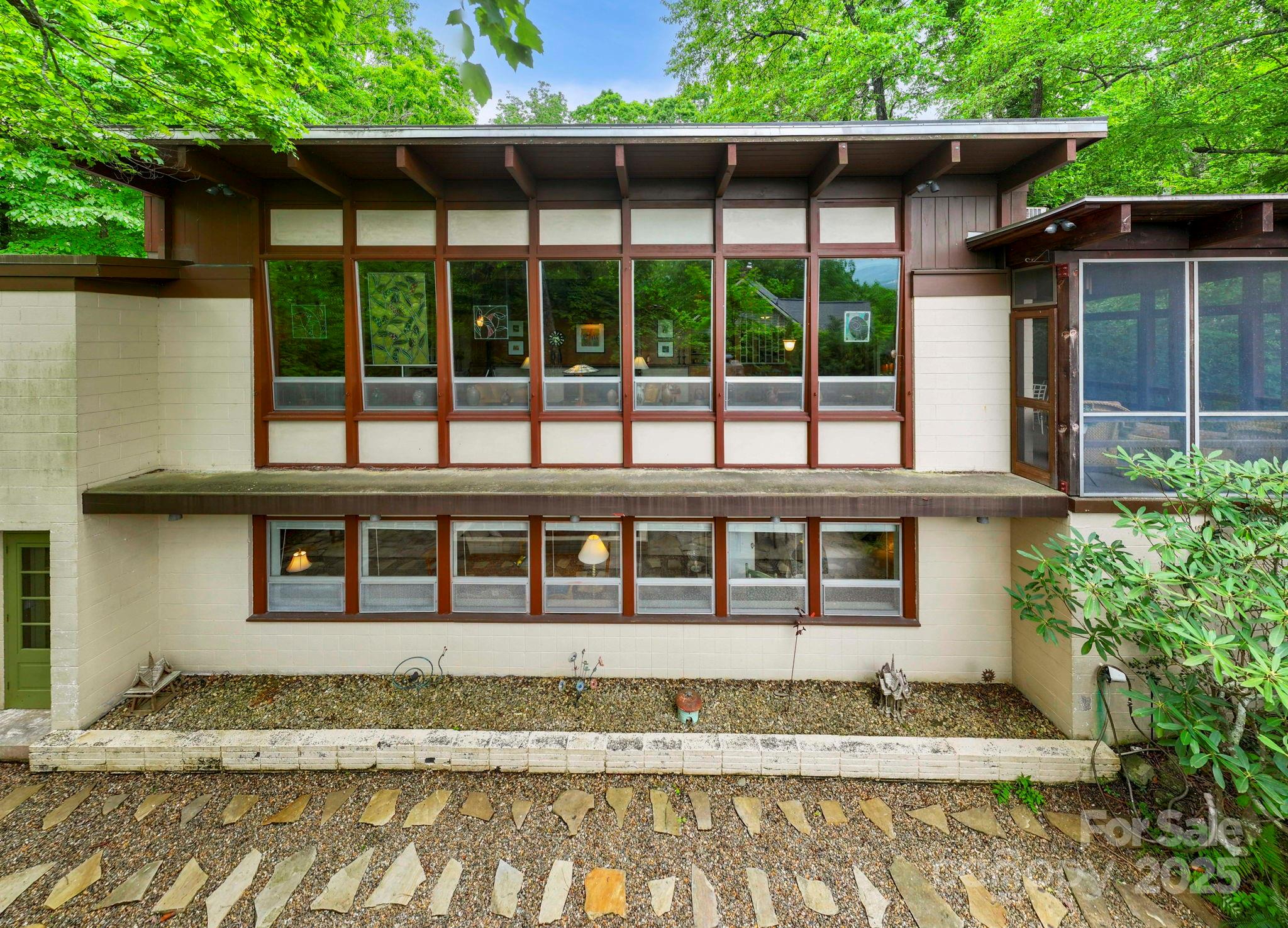 21 Rhododendron Road