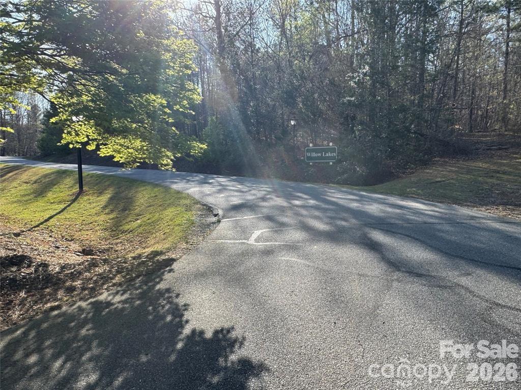 WILLOW LAKES - Land