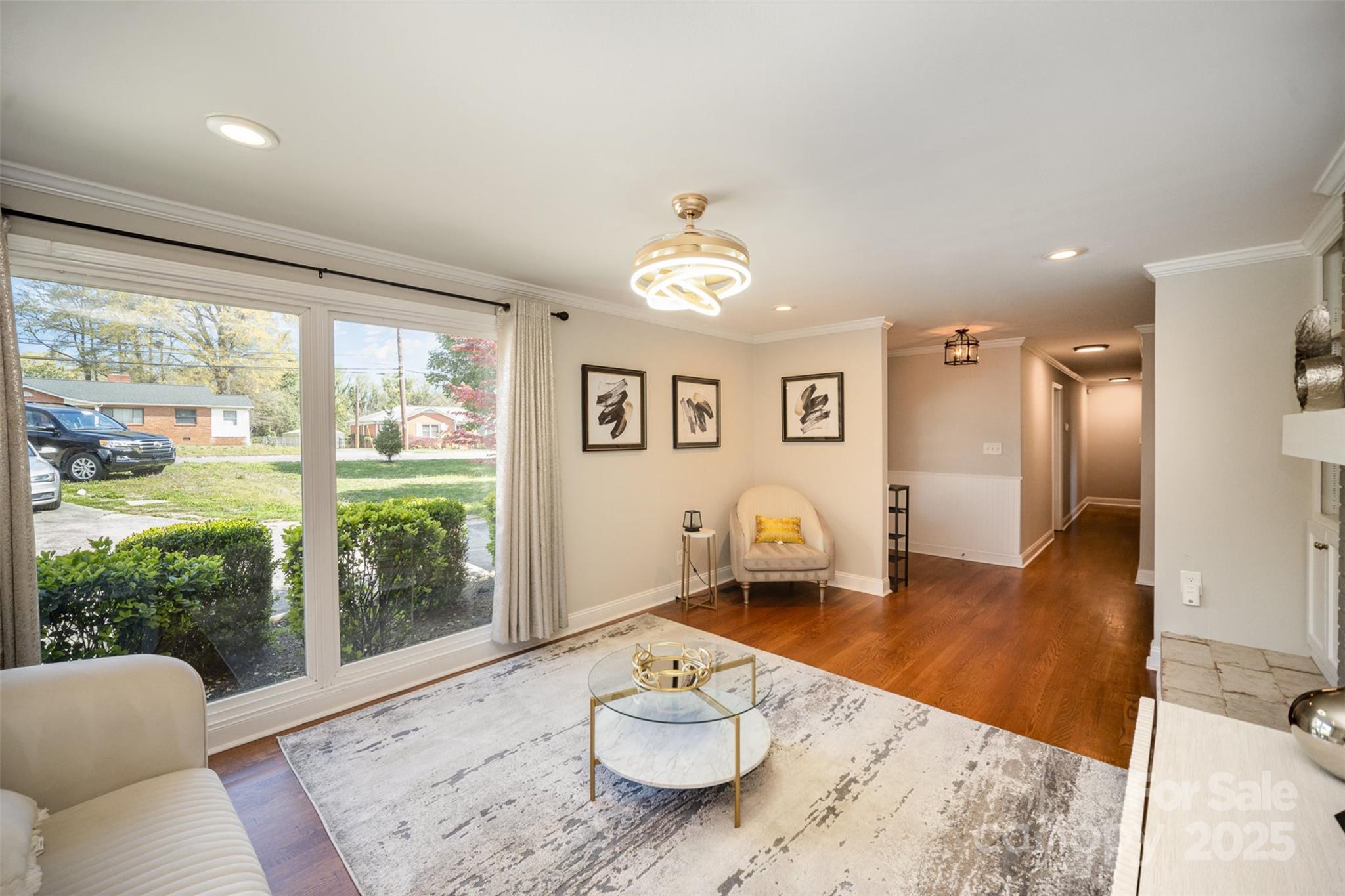 842 E Woodlawn Road