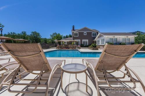 300 Vista Lake Drive 205