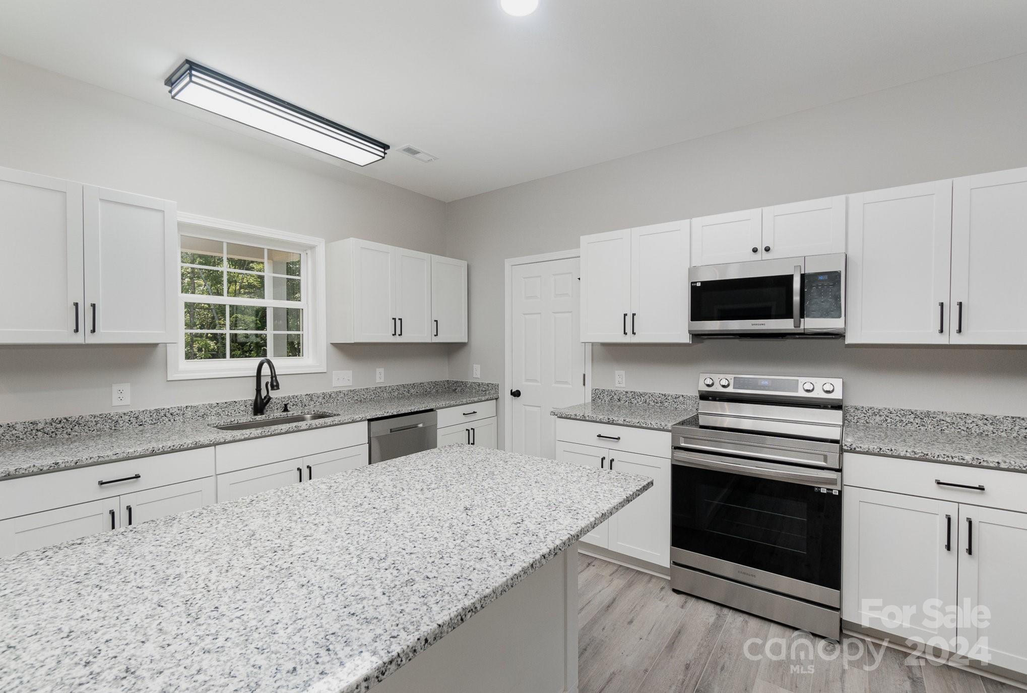 Magna Vista - Residential