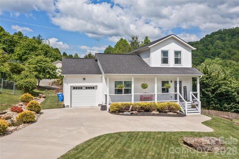 Photo of 206 Linsonwood Road, Waynesville, NC 28786 (MLS # 4383349)