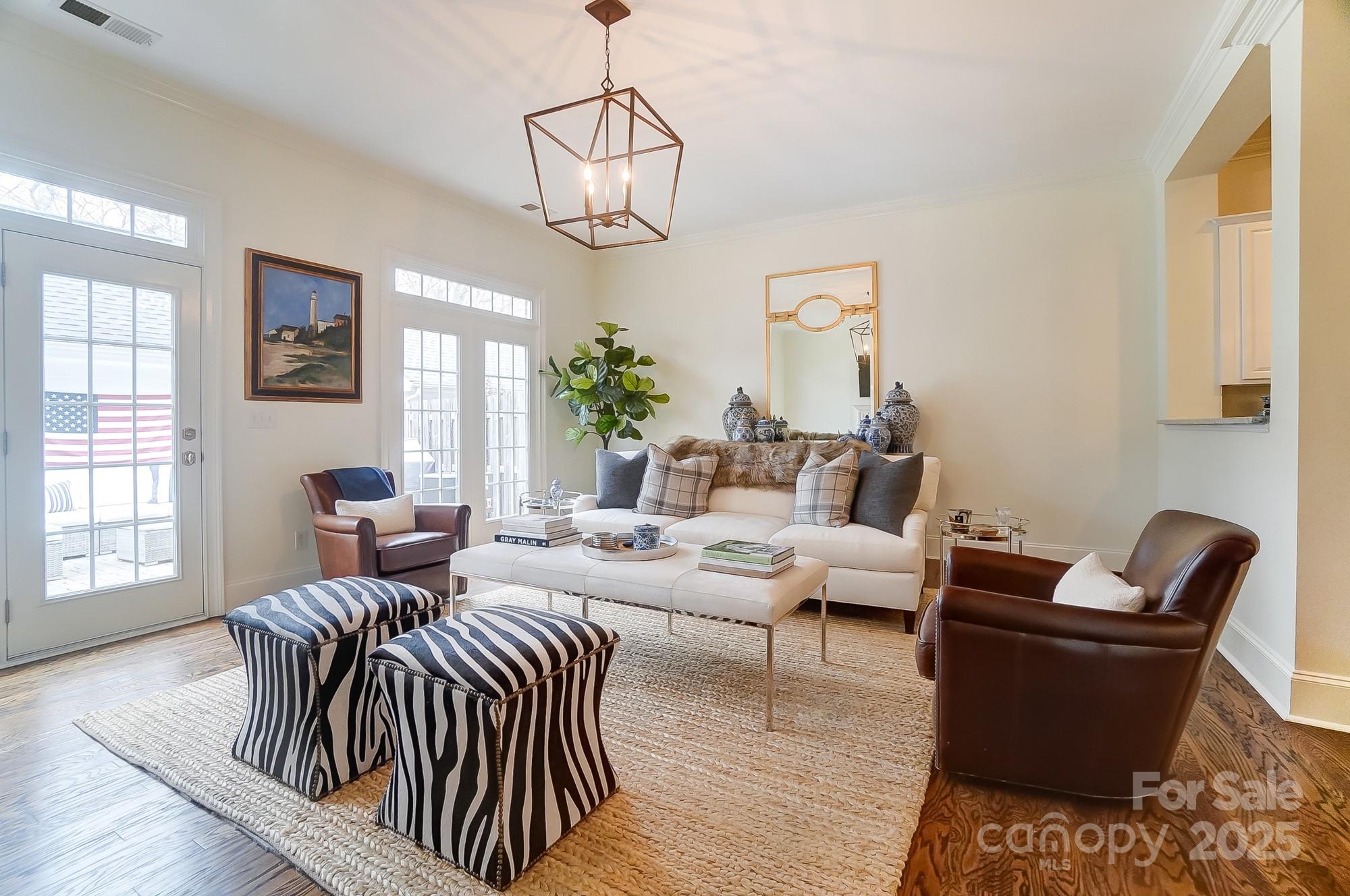 8216 Indigo Row