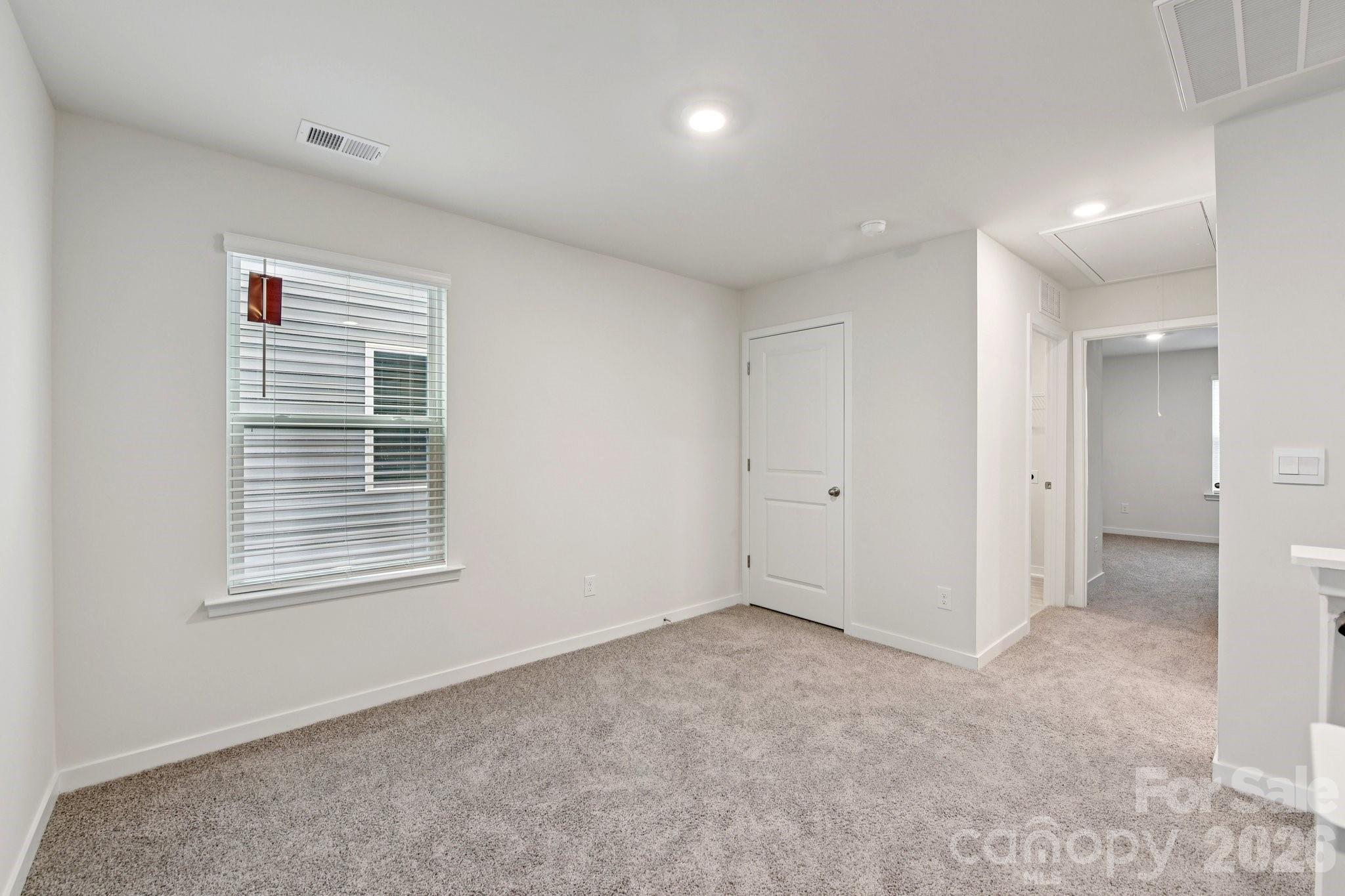 The Hamptons at Hickory - Residential