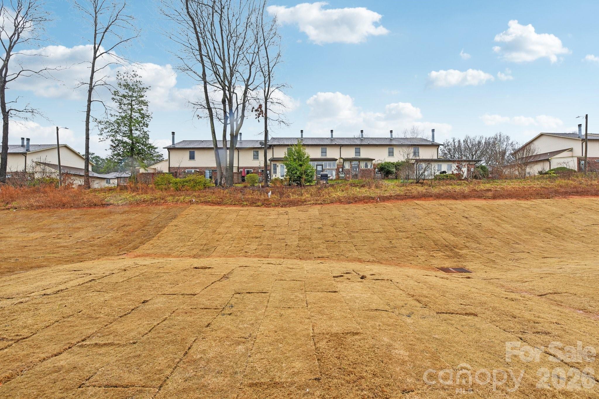 The Hamptons at Hickory - Residential