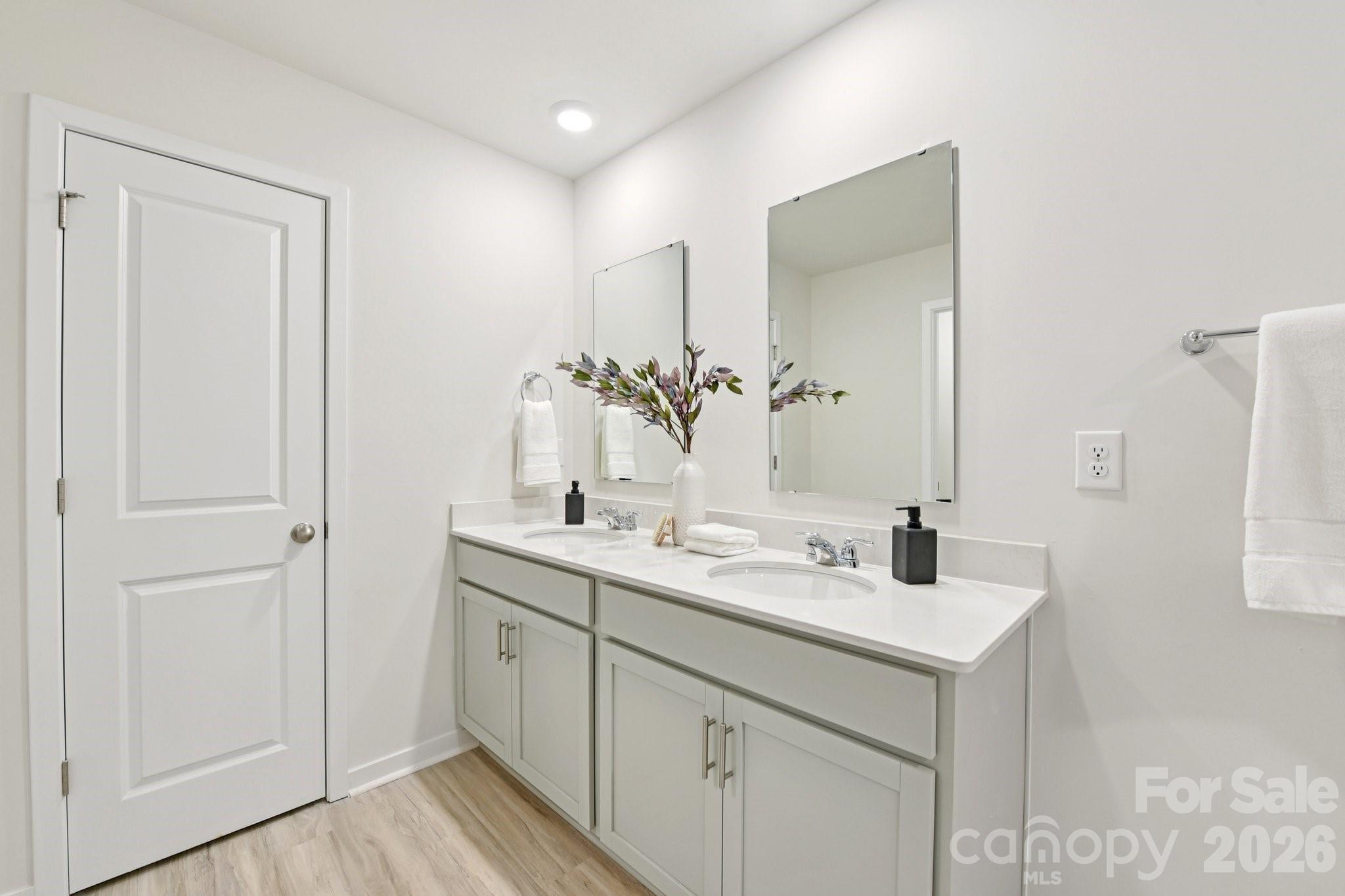 The Hamptons at Hickory - Residential