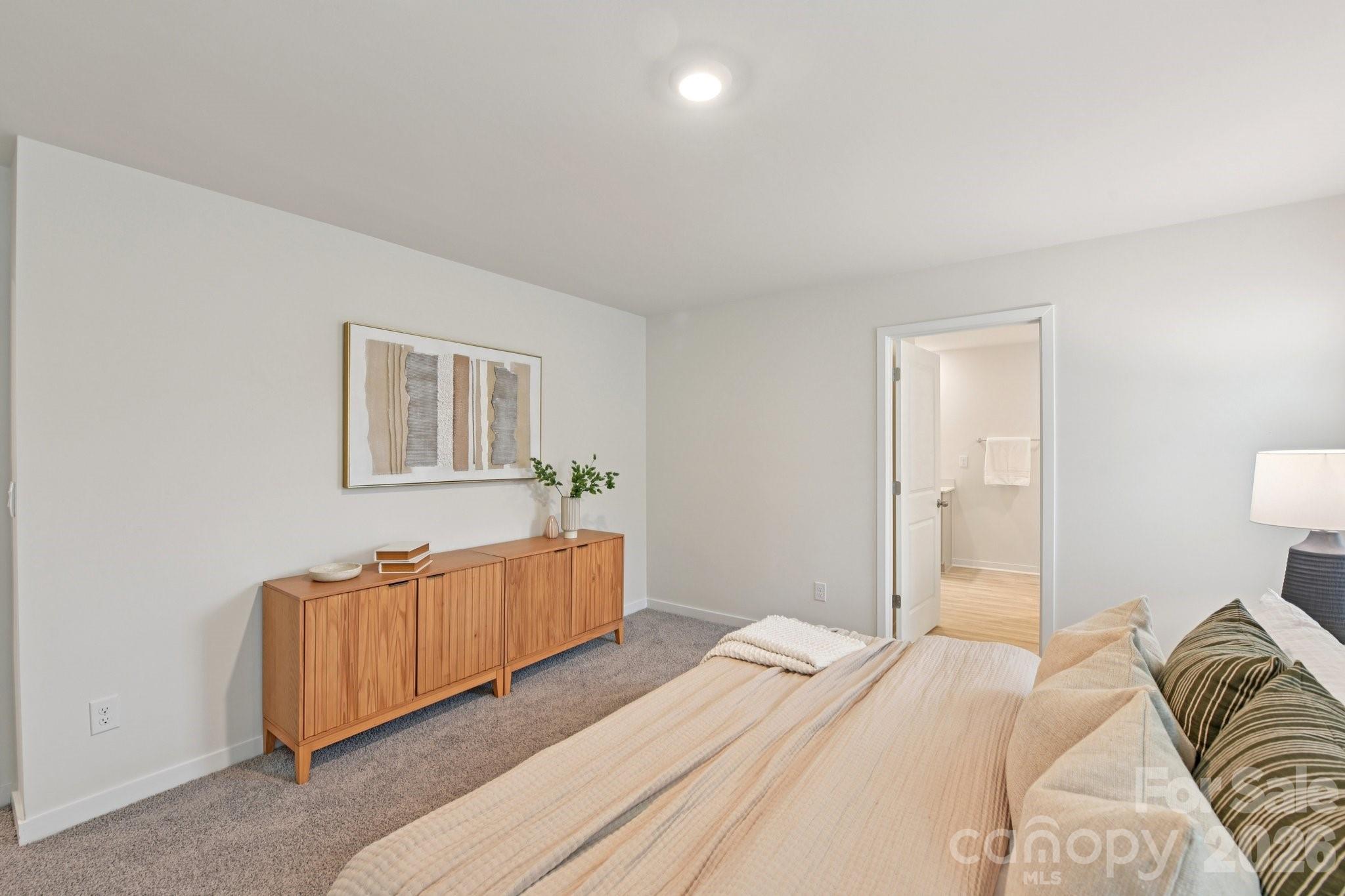 The Hamptons at Hickory - Residential