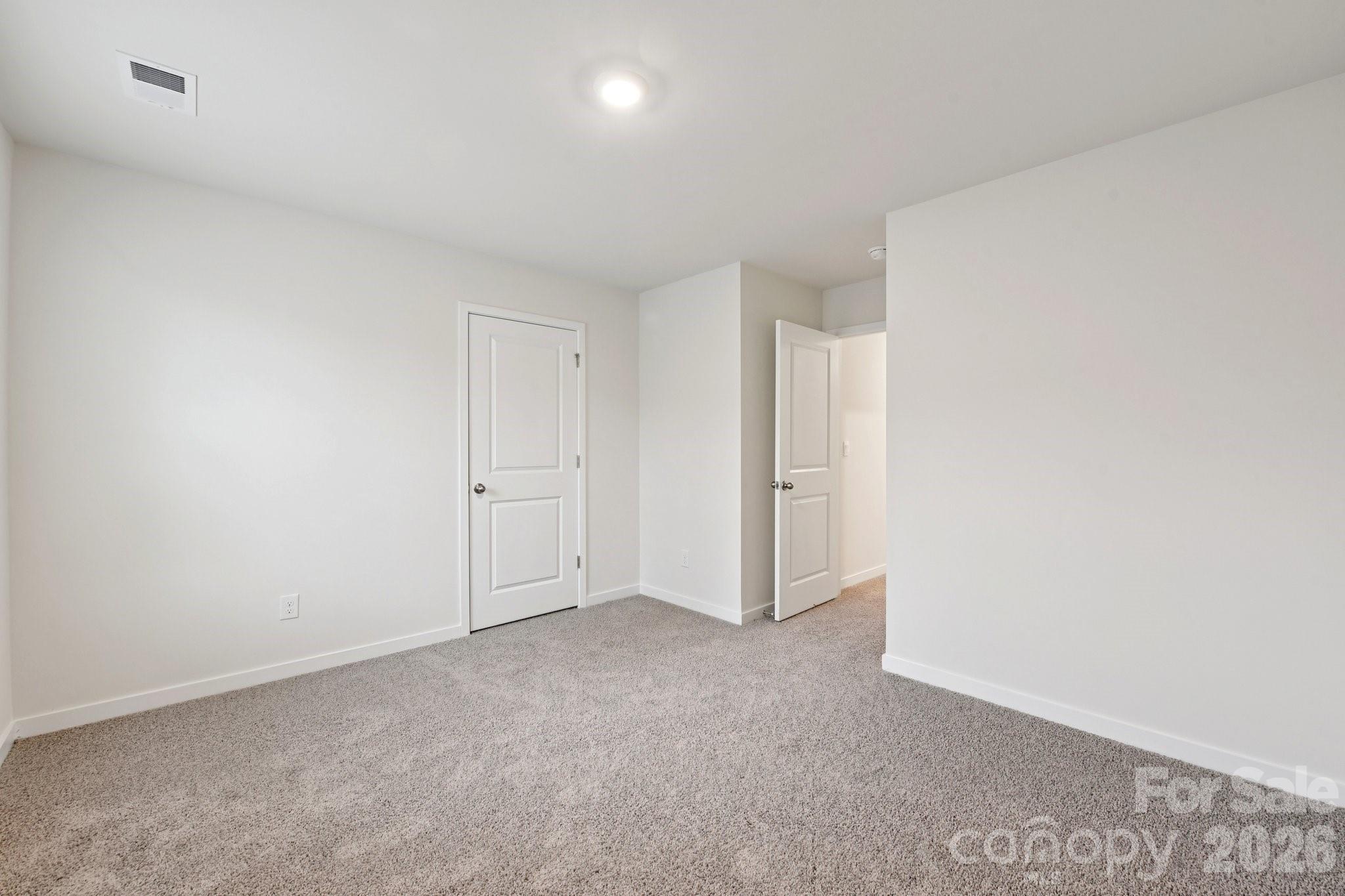 The Hamptons at Hickory - Residential