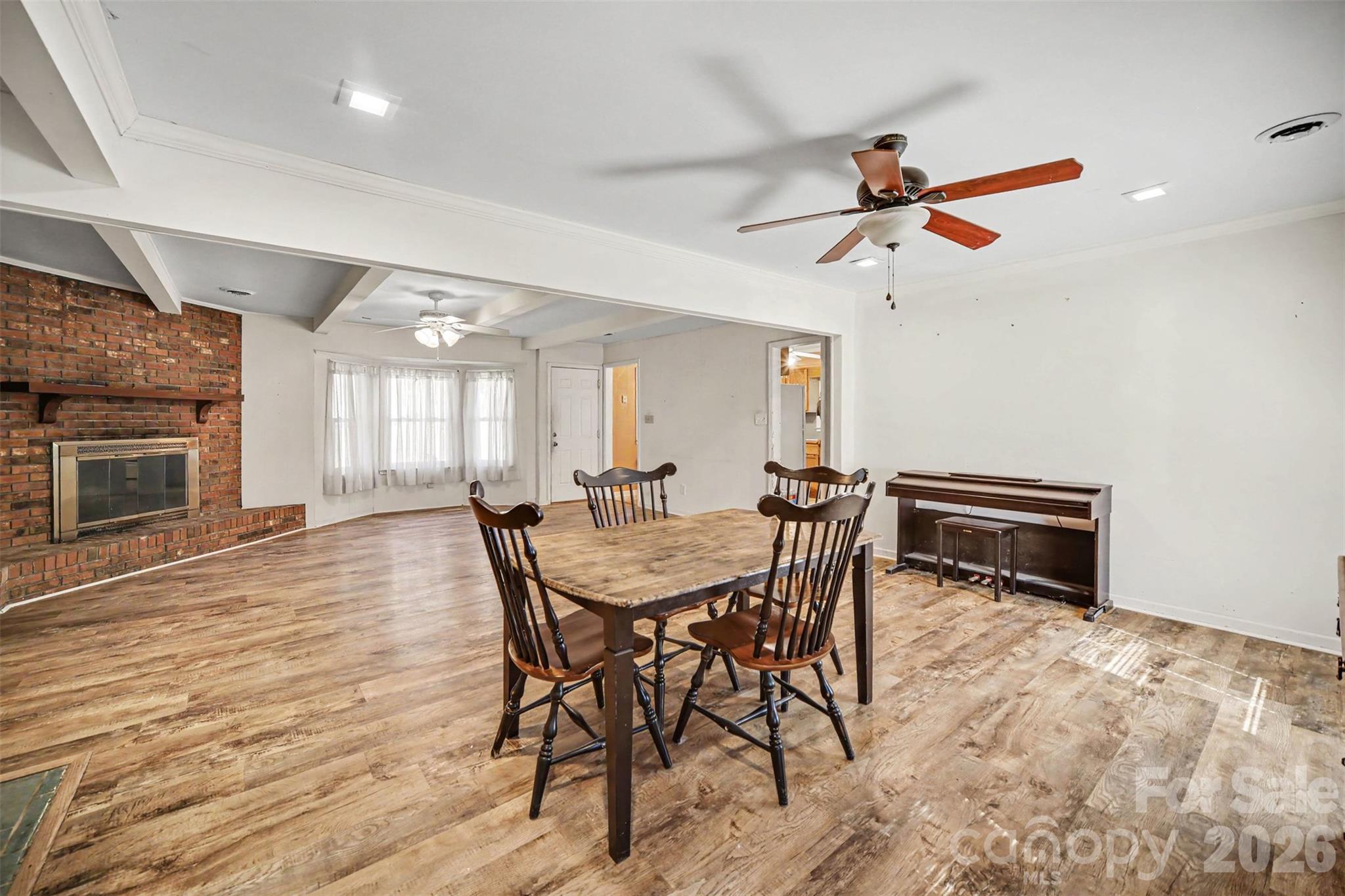 402 Sunset Circle