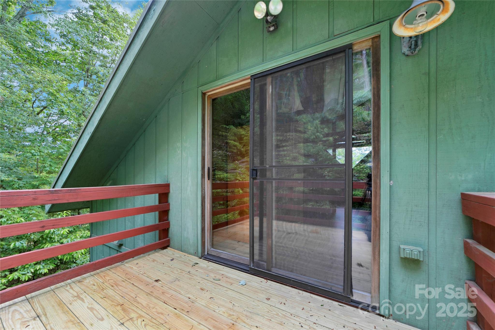 Round Mountain - Residential