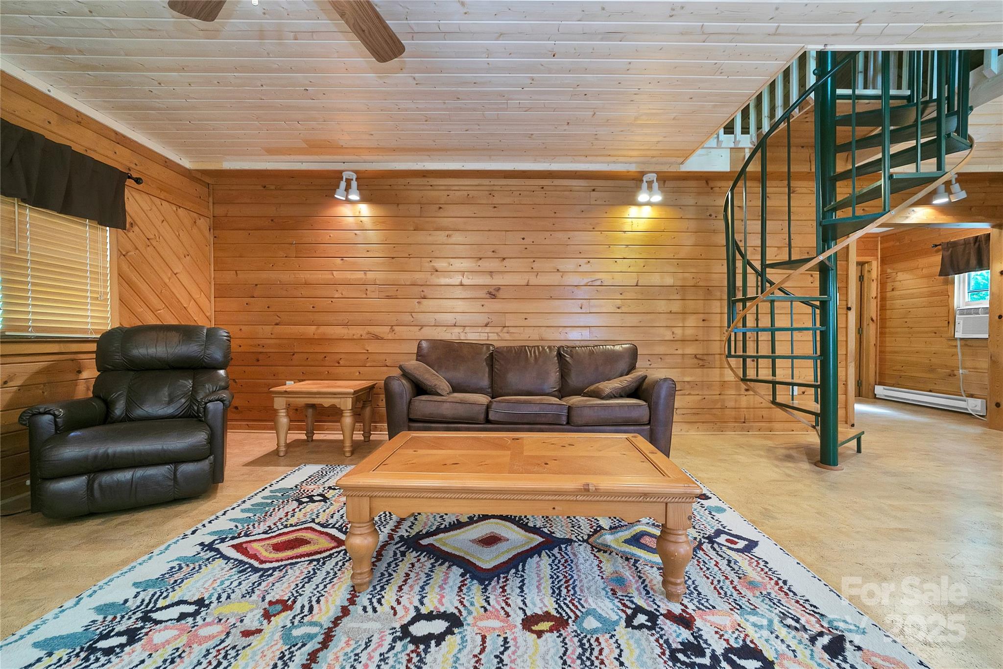 Round Mountain - Residential