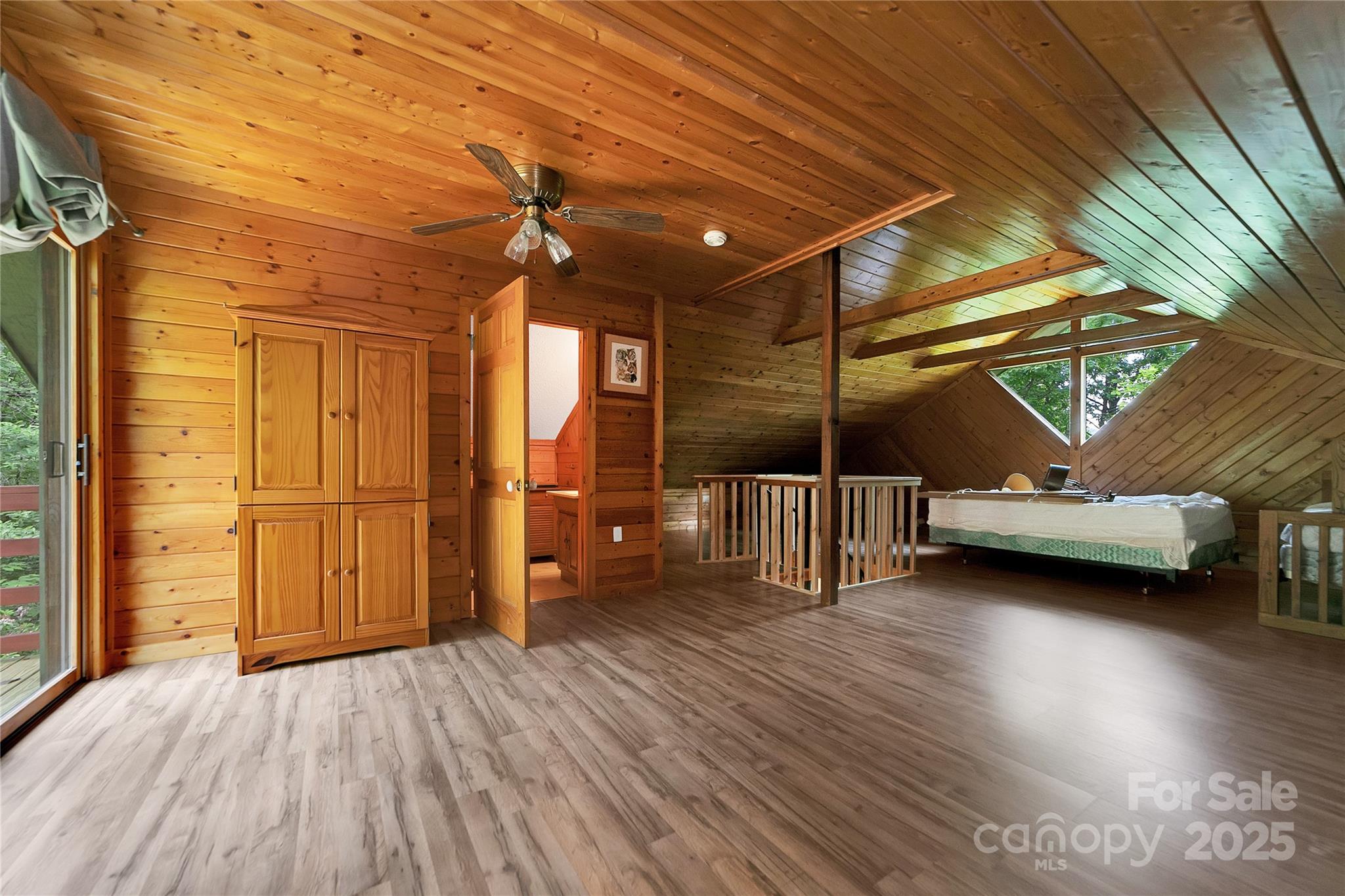 Round Mountain - Residential