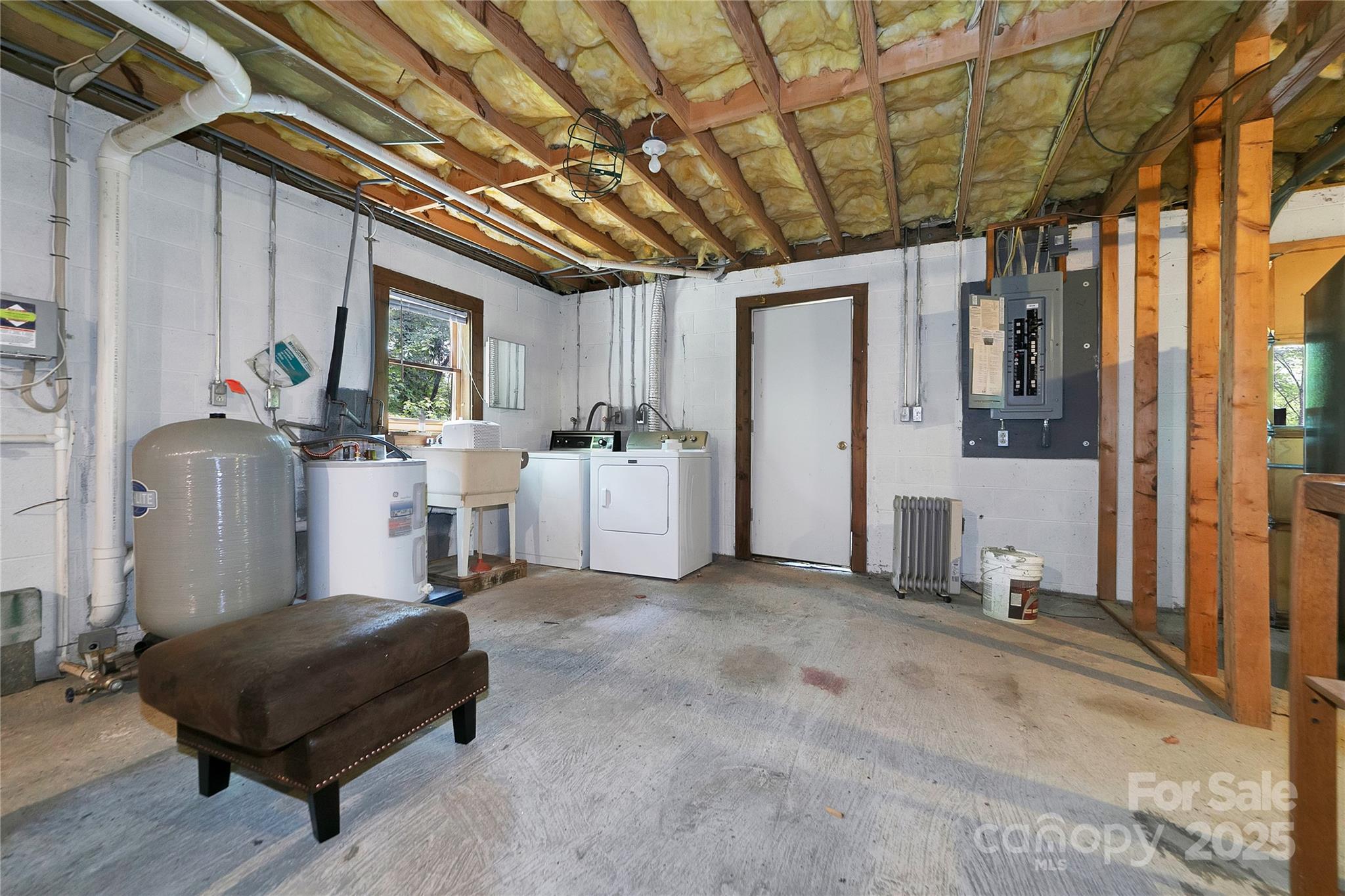 Round Mountain - Residential