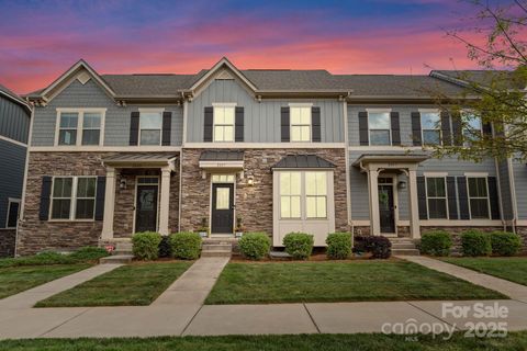 2037 Birchside Drive Charlotte NC 28205