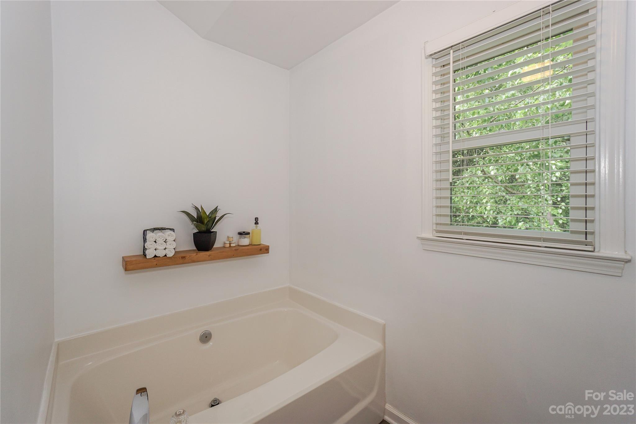 Davis Lake - Residential