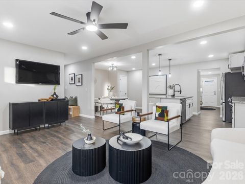 9243 Edgevale Drive Charlotte NC 28216