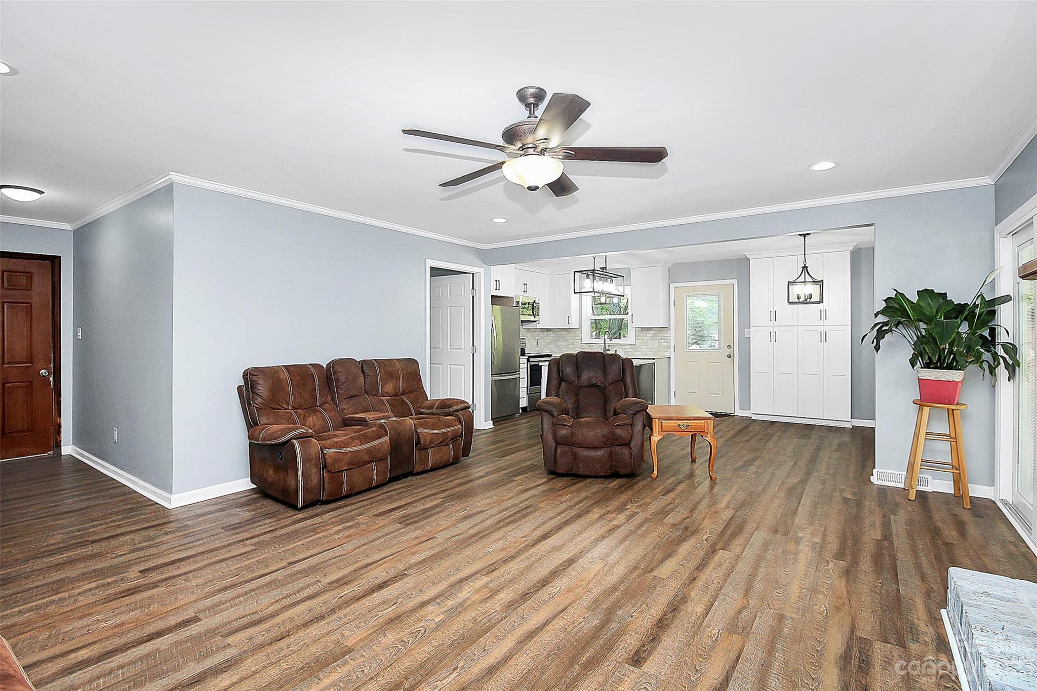 Hickory Hills - Residential