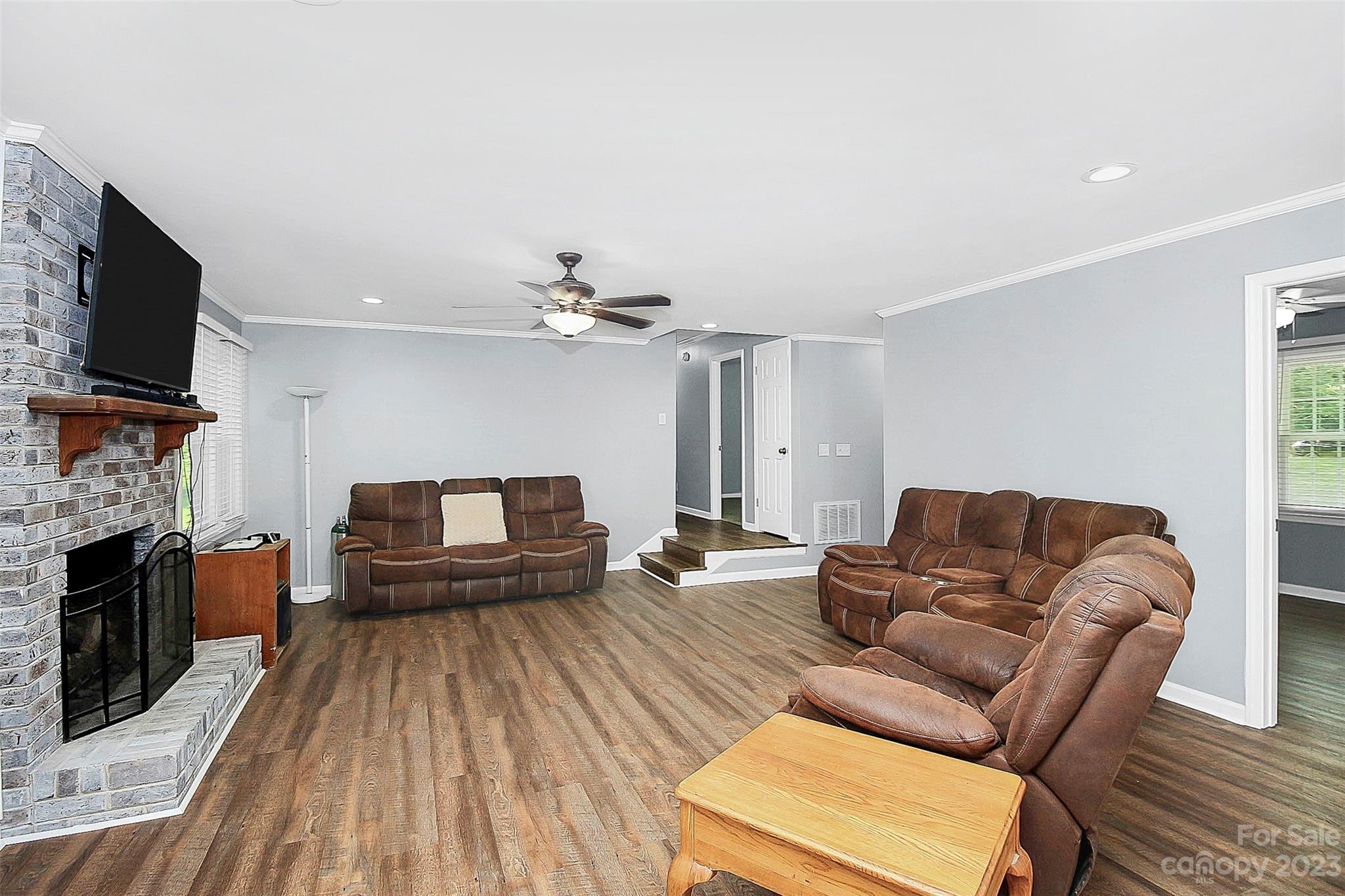 Hickory Hills - Residential