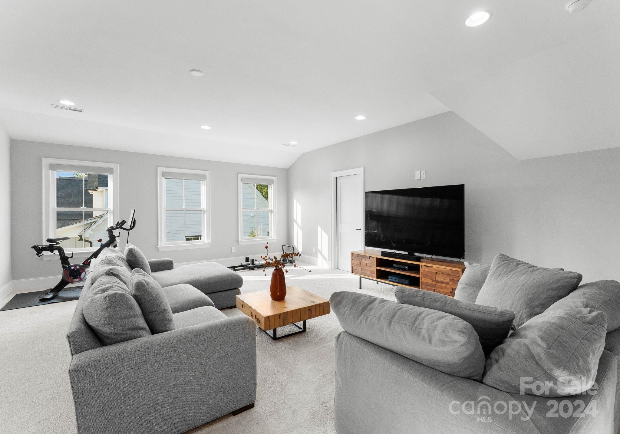 Davidson Pond - Residential