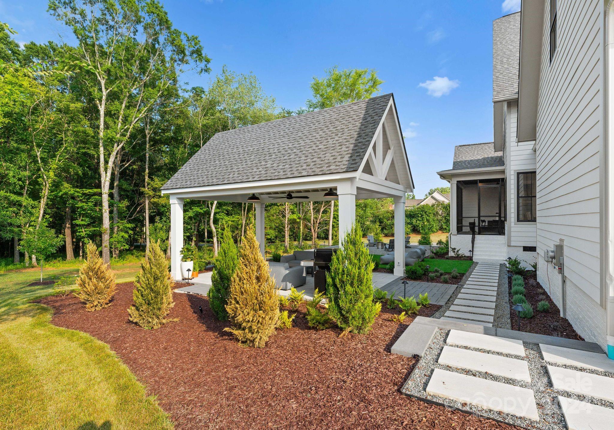 Davidson Pond - Residential