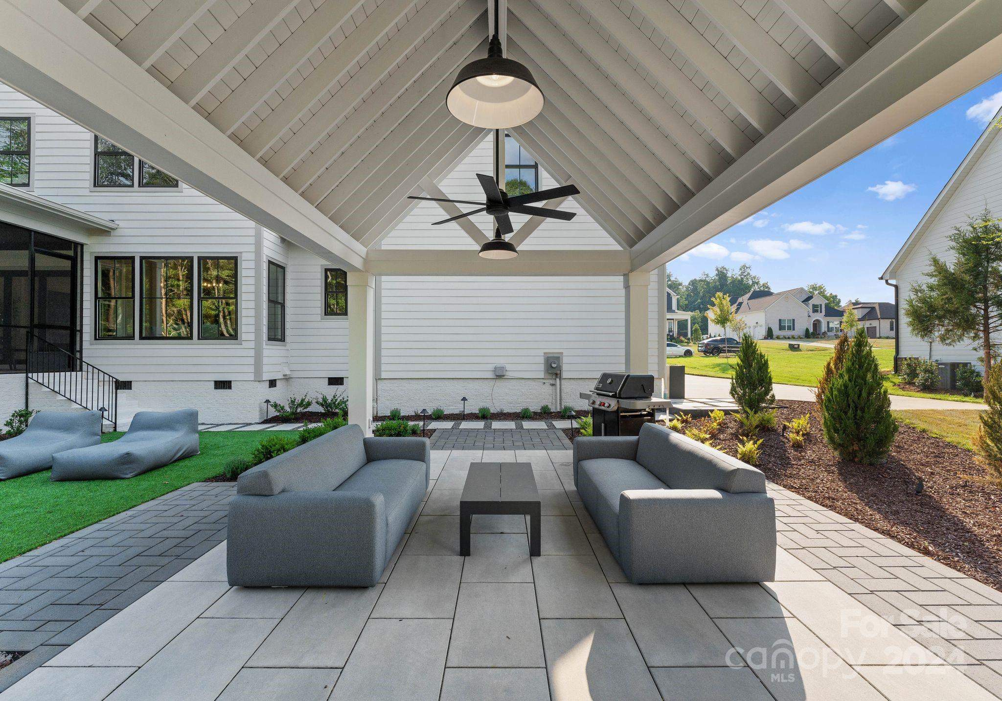 Davidson Pond - Residential