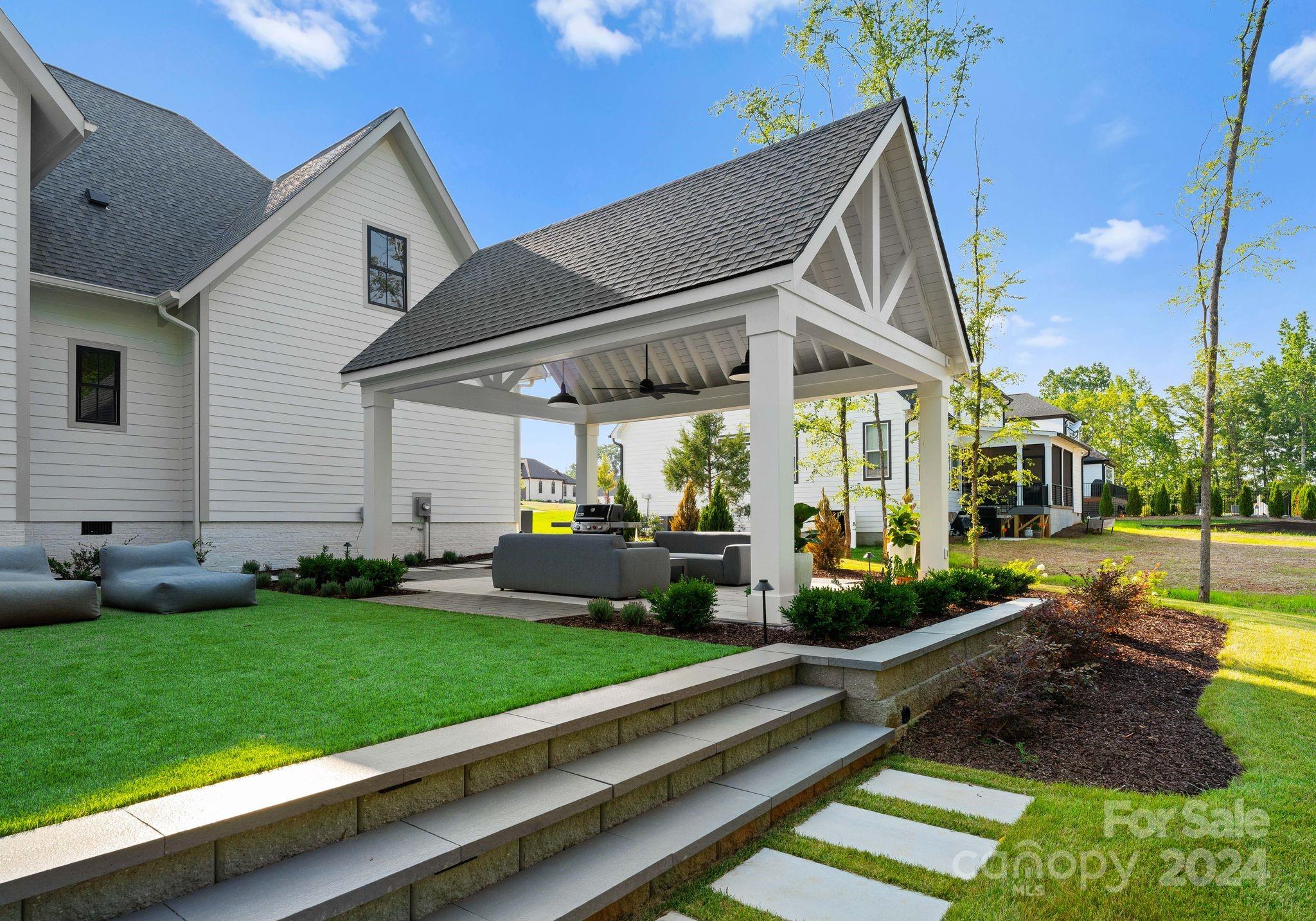 Davidson Pond - Residential