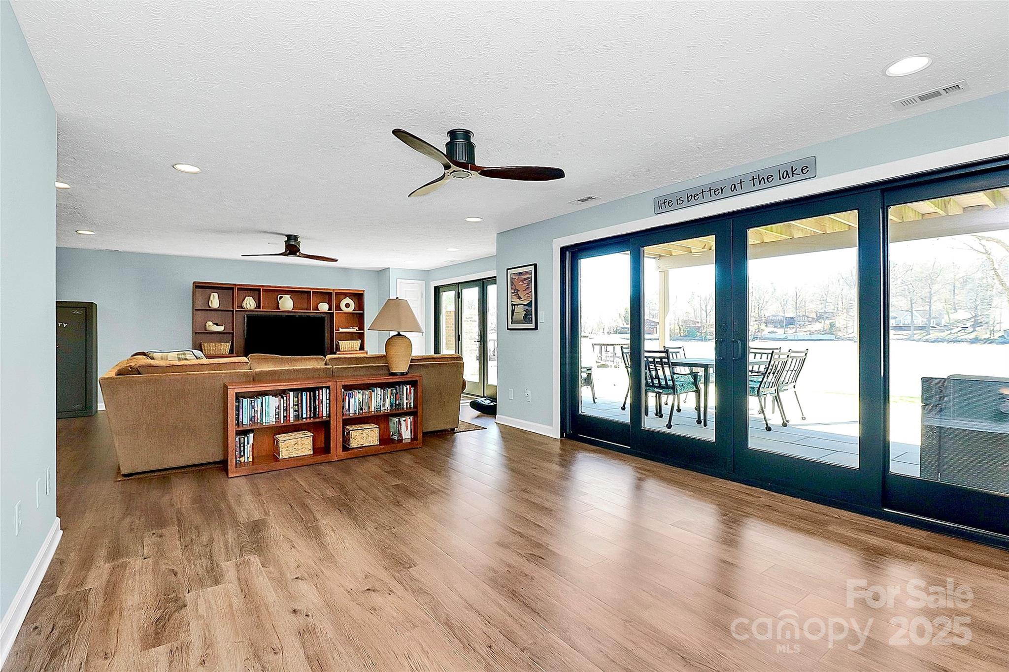 Captains Cove - Residential