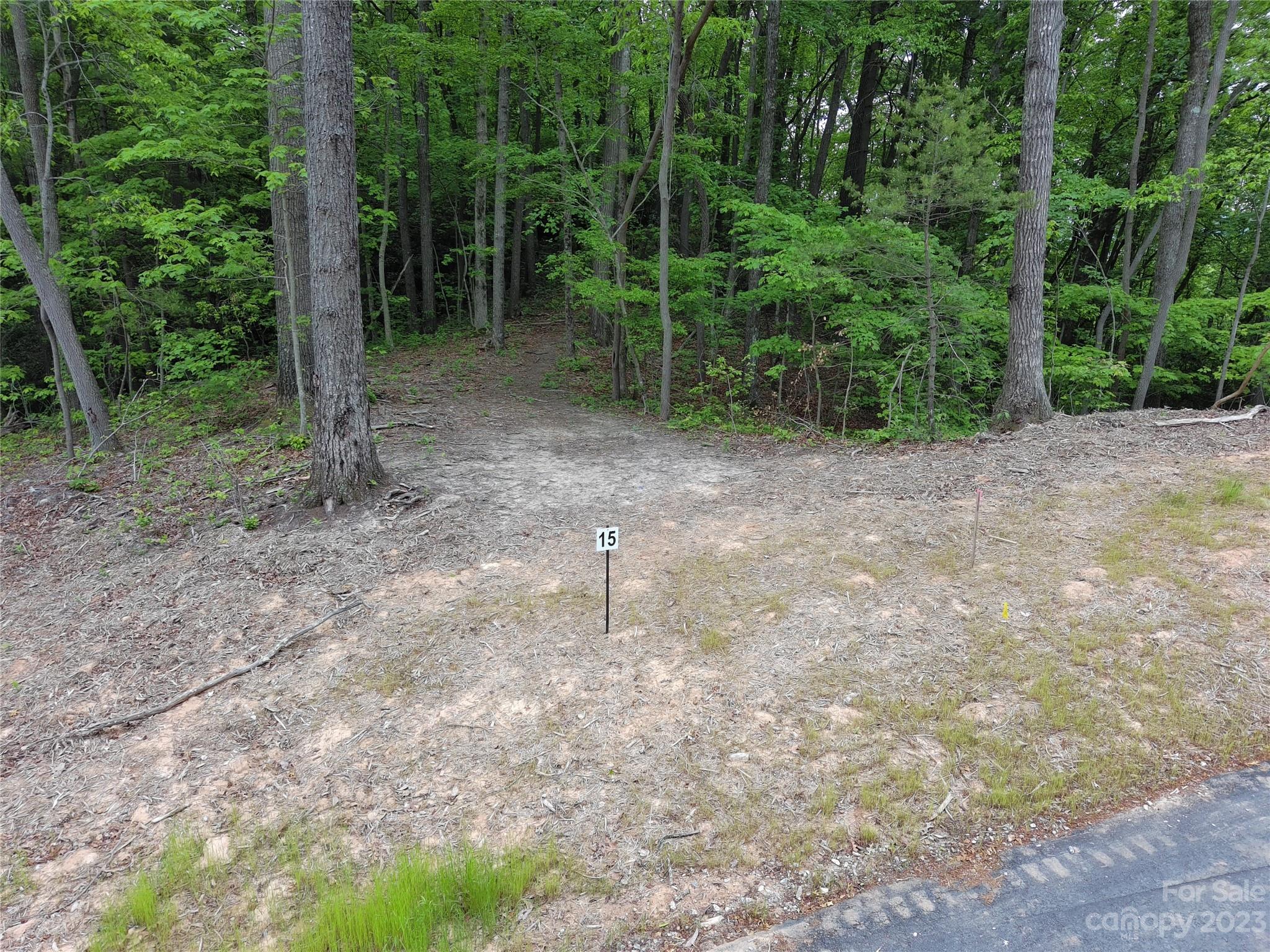 000 Northview Drive 15